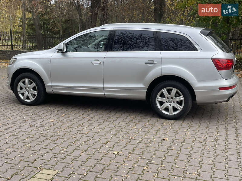 Позашляховик / Кросовер Audi Q7 2009 в Миргороді