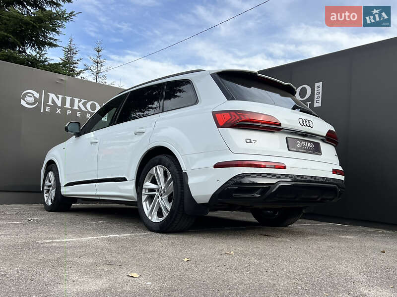 Позашляховик / Кросовер Audi Q7 2022 в Львові
