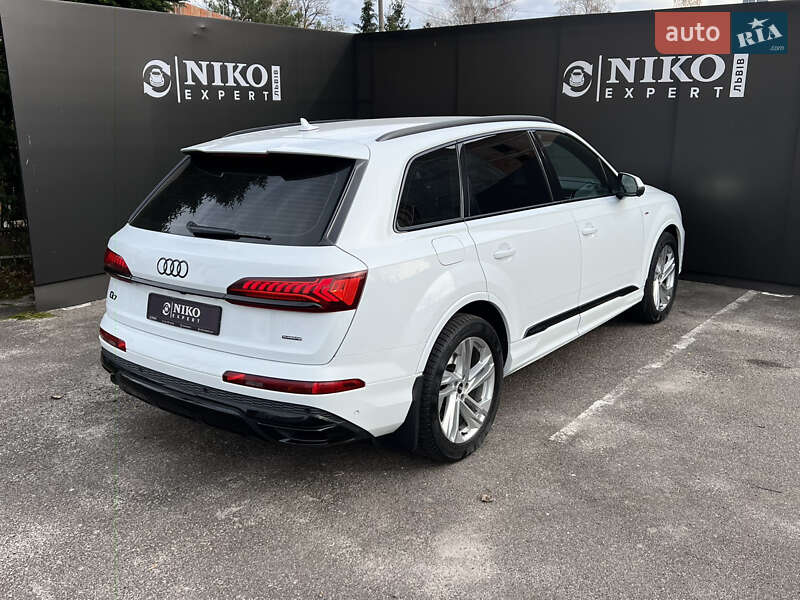 Позашляховик / Кросовер Audi Q7 2022 в Львові