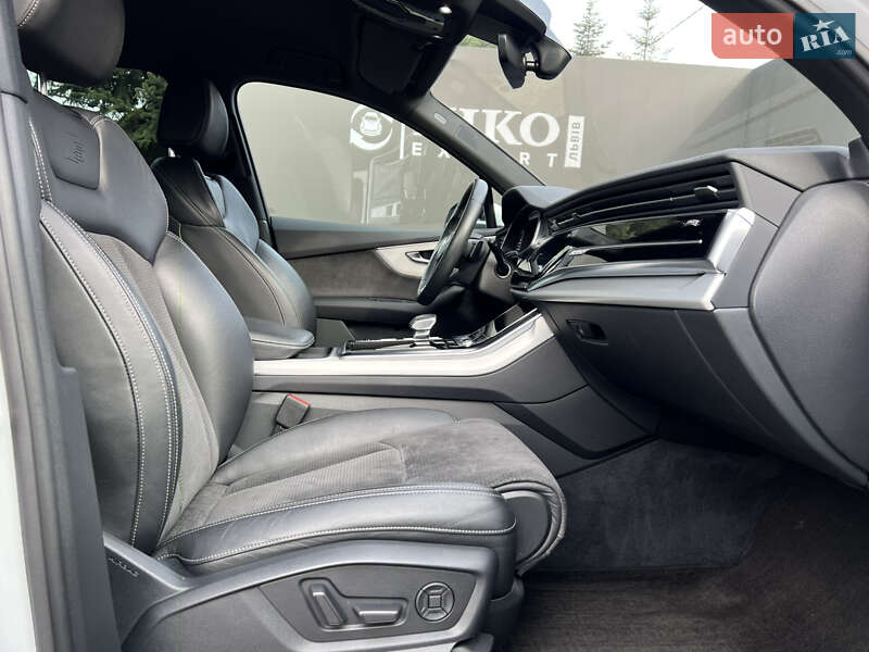 Позашляховик / Кросовер Audi Q7 2022 в Львові