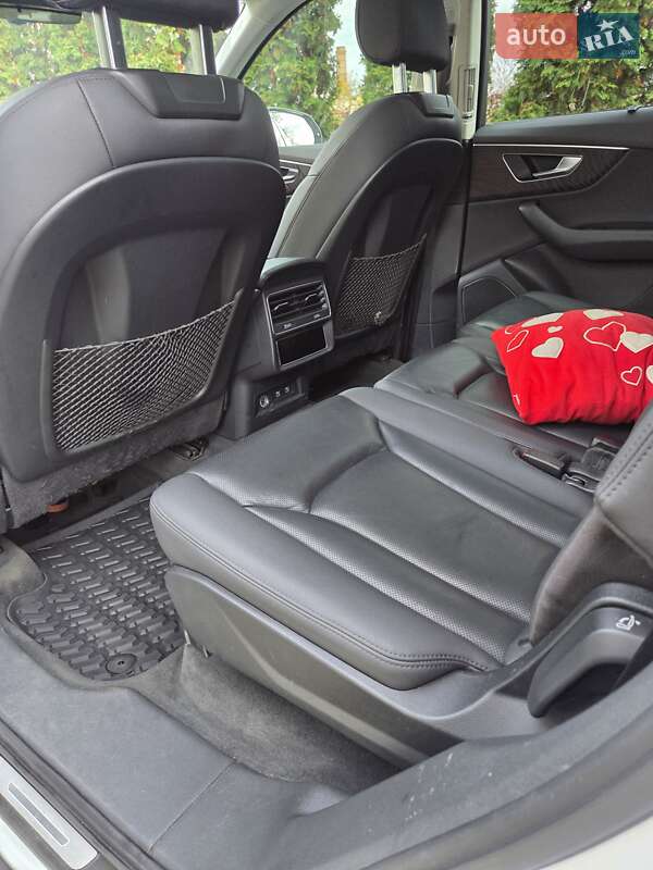 Позашляховик / Кросовер Audi Q7 2021 в Луцьку