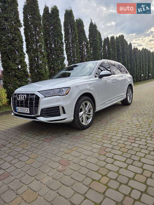 Позашляховик / Кросовер Audi Q7 2021 в Луцьку