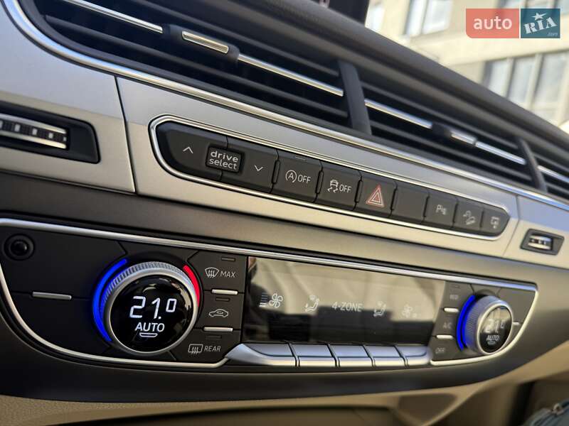 Внедорожник / Кроссовер Audi Q7 2016 в Киеве