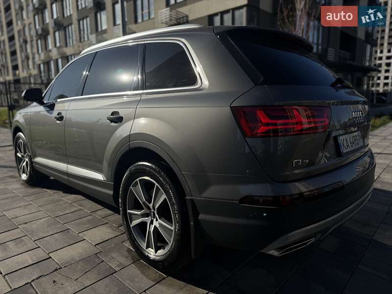 Внедорожник / Кроссовер Audi Q7 2016 в Киеве