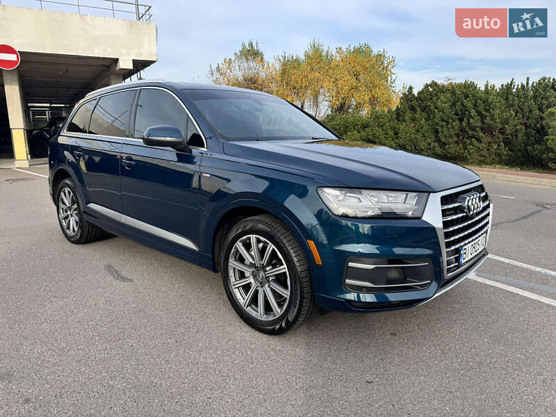 Позашляховик / Кросовер Audi Q7 2018 в Києві