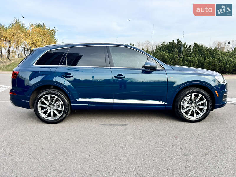 Позашляховик / Кросовер Audi Q7 2018 в Києві