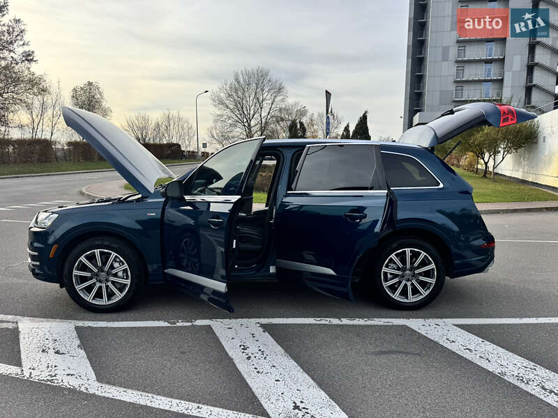 Позашляховик / Кросовер Audi Q7 2018 в Києві