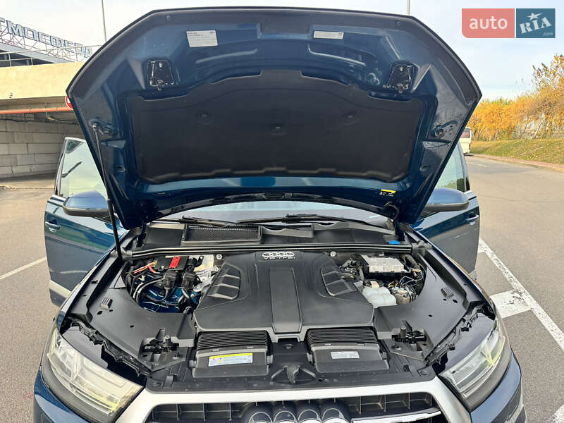 Позашляховик / Кросовер Audi Q7 2018 в Києві