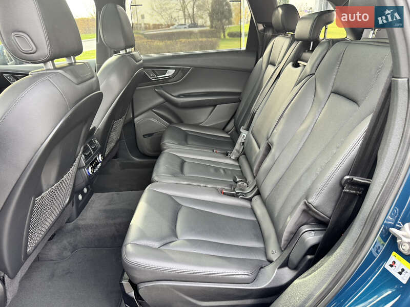 Позашляховик / Кросовер Audi Q7 2018 в Києві