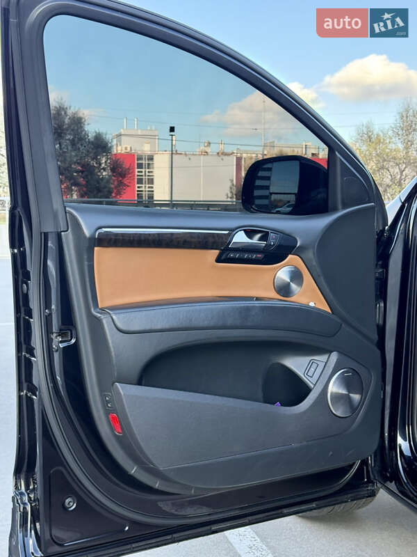 Внедорожник / Кроссовер Audi Q7 2010 в Киеве