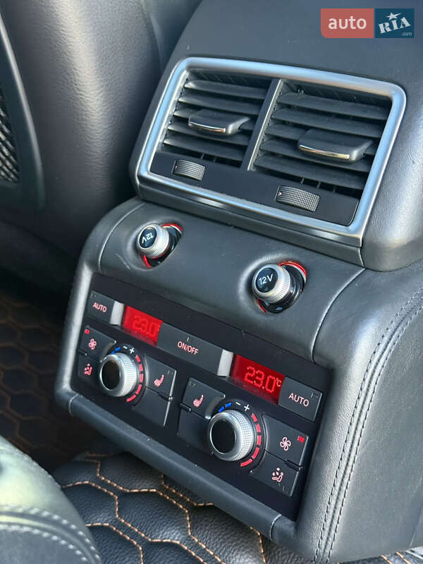 Внедорожник / Кроссовер Audi Q7 2010 в Киеве