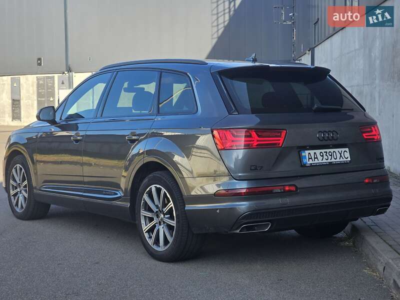 Внедорожник / Кроссовер Audi Q7 2019 в Киеве