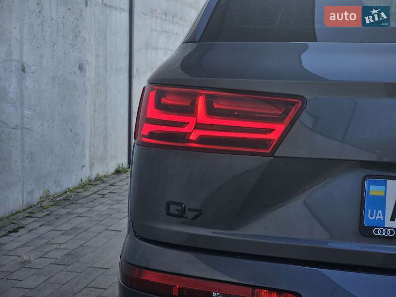 Внедорожник / Кроссовер Audi Q7 2019 в Киеве