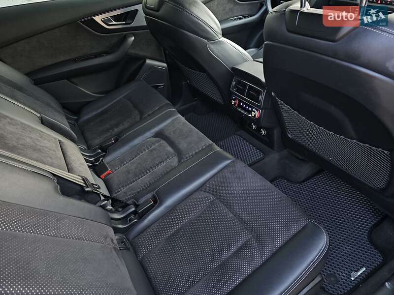 Внедорожник / Кроссовер Audi Q7 2019 в Киеве