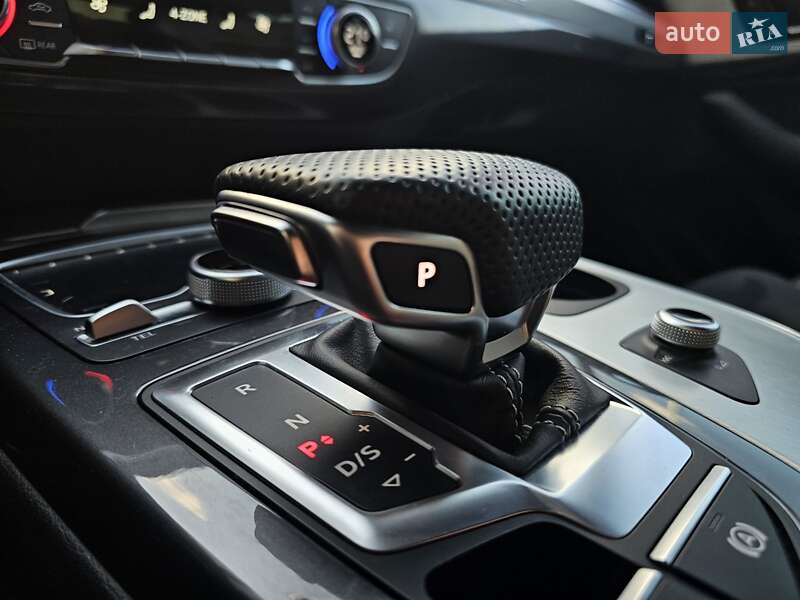 Внедорожник / Кроссовер Audi Q7 2019 в Киеве