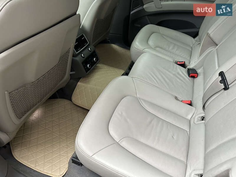 Внедорожник / Кроссовер Audi Q7 2015 в Киеве