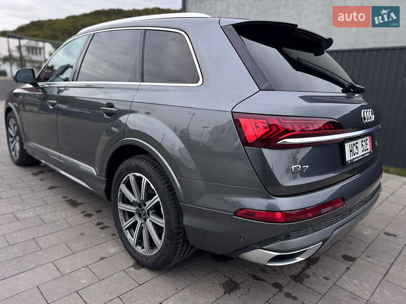 Позашляховик / Кросовер Audi Q7 2022 в Тячеві