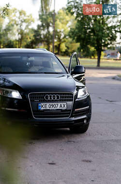 Позашляховик / Кросовер Audi Q7 2007 в Дніпрі