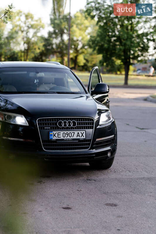 Позашляховик / Кросовер Audi Q7 2007 в Дніпрі