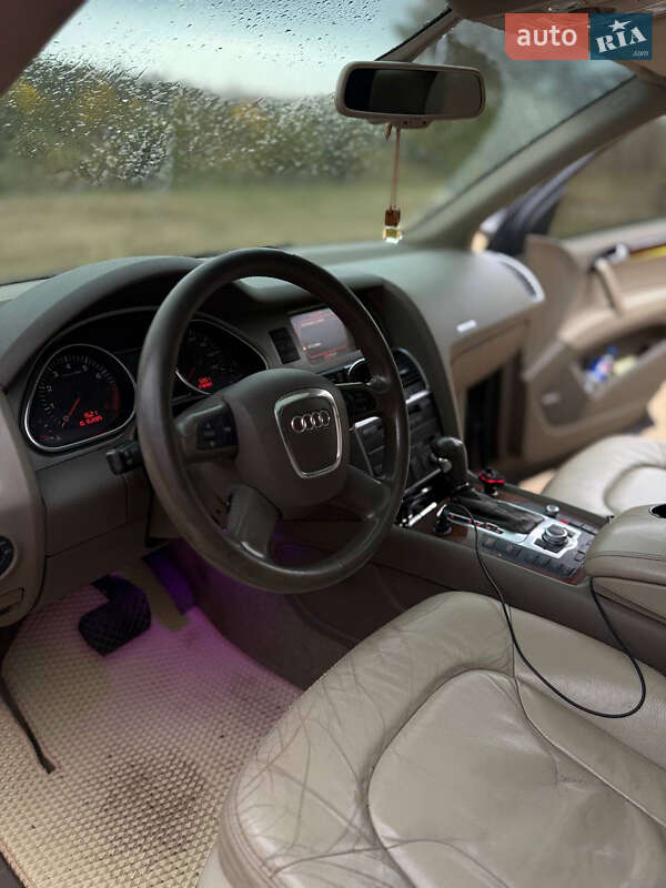 Позашляховик / Кросовер Audi Q7 2007 в Дніпрі