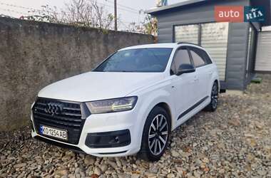 Позашляховик / Кросовер Audi Q7 2017 в Хусті