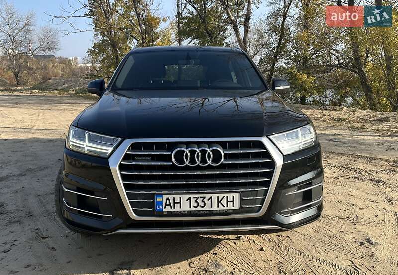 Внедорожник / Кроссовер Audi Q7 2018 в Днепре