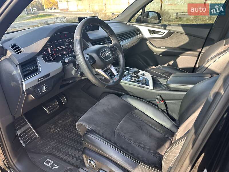 Внедорожник / Кроссовер Audi Q7 2018 в Днепре