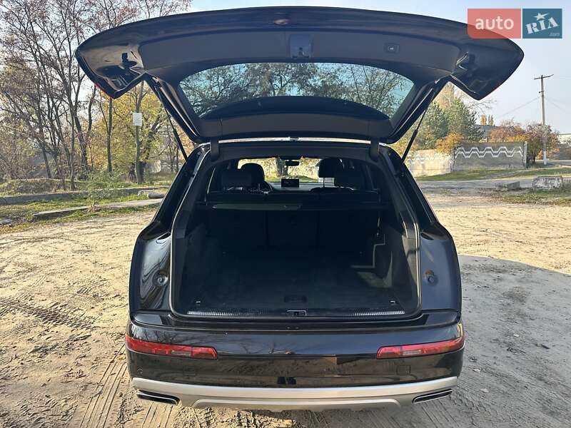 Внедорожник / Кроссовер Audi Q7 2018 в Днепре