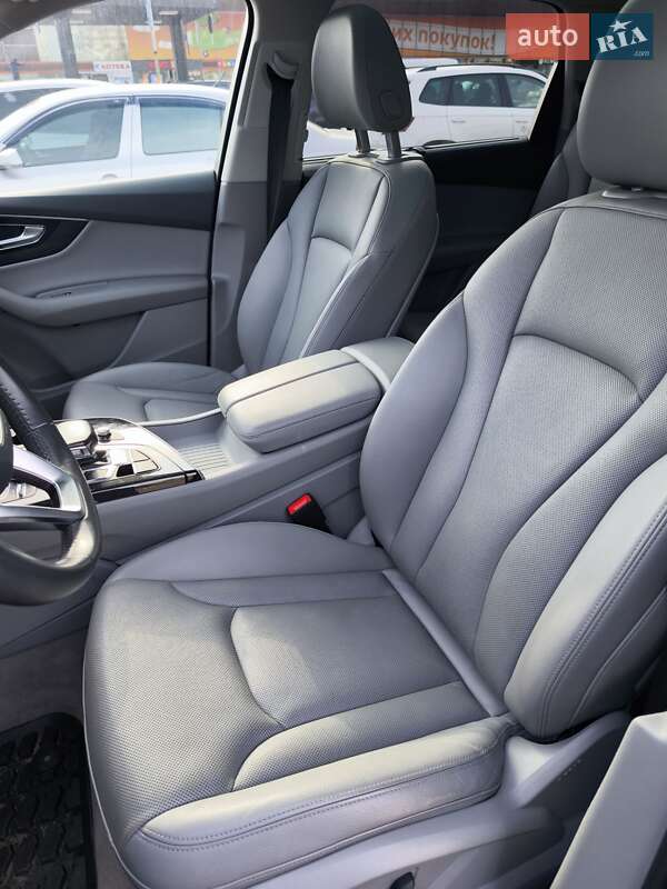 Внедорожник / Кроссовер Audi Q7 2018 в Днепре