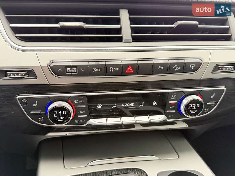 Внедорожник / Кроссовер Audi Q7 2016 в Киеве