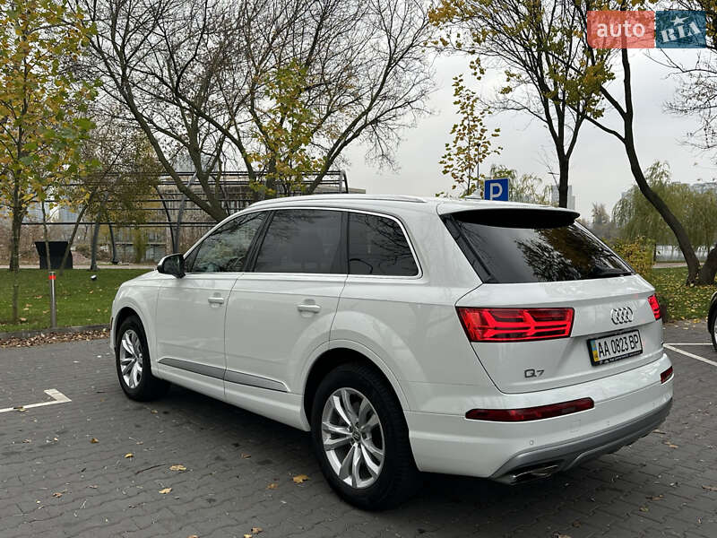Внедорожник / Кроссовер Audi Q7 2017 в Киеве