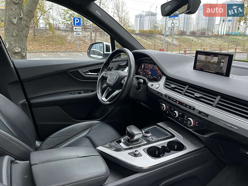 Внедорожник / Кроссовер Audi Q7 2017 в Киеве