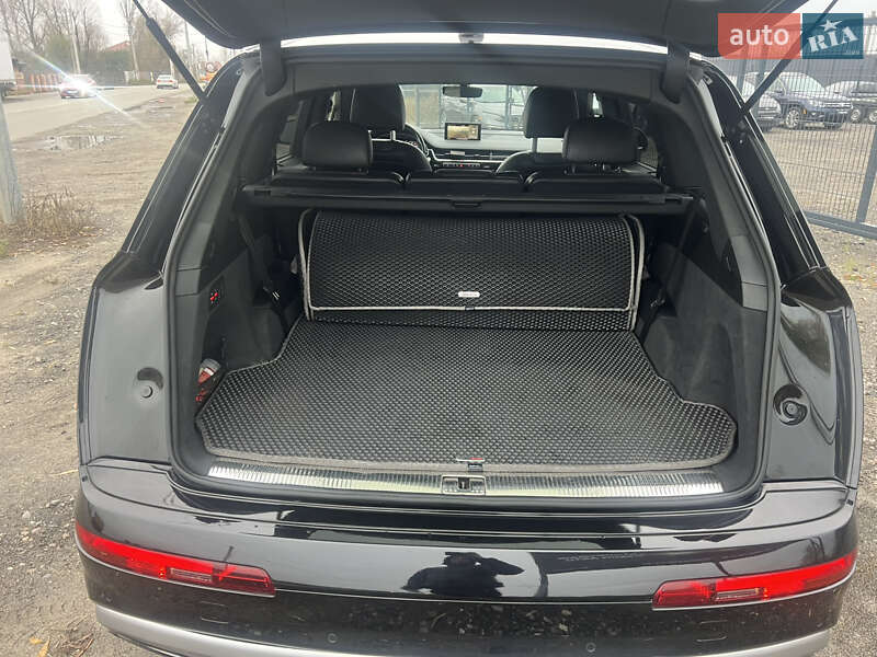 Внедорожник / Кроссовер Audi Q7 2016 в Киеве