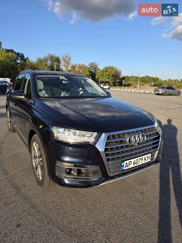 Внедорожник / Кроссовер Audi Q7 2017 в Запорожье