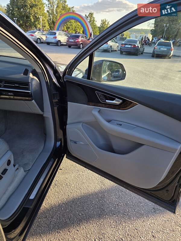 Внедорожник / Кроссовер Audi Q7 2017 в Запорожье