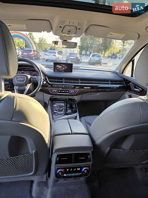 Внедорожник / Кроссовер Audi Q7 2017 в Запорожье