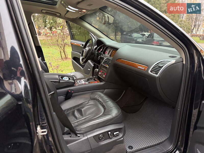 Позашляховик / Кросовер Audi Q7 2010 в Кам'янець-Подільському