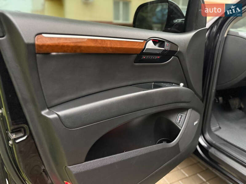 Позашляховик / Кросовер Audi Q7 2010 в Кам'янець-Подільському