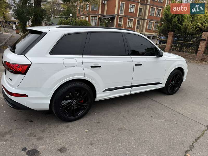 Позашляховик / Кросовер Audi Q7 2020 в Одесі