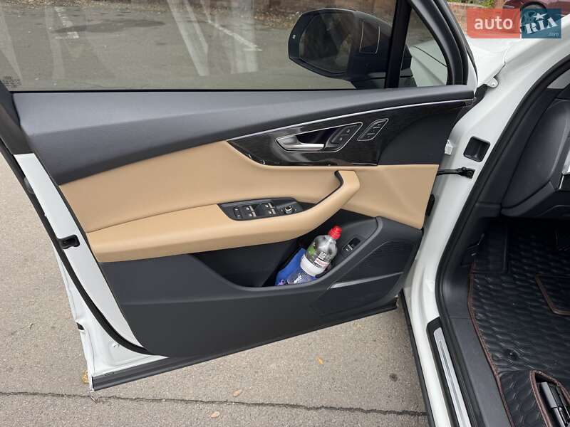 Позашляховик / Кросовер Audi Q7 2020 в Одесі