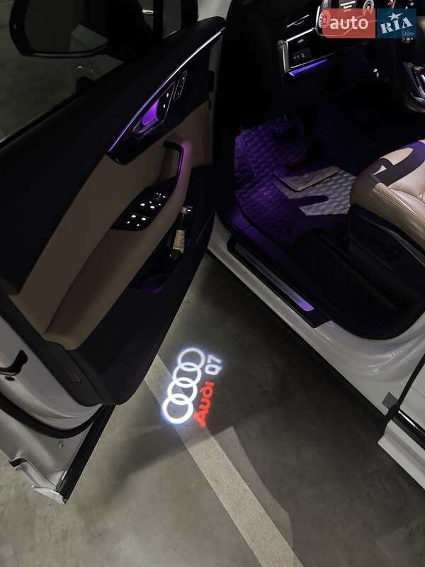 Позашляховик / Кросовер Audi Q7 2020 в Одесі