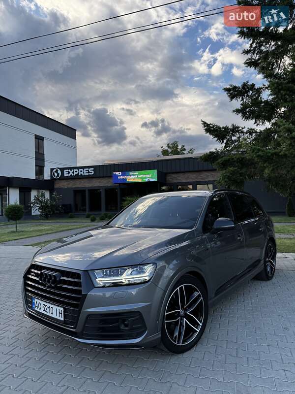 Внедорожник / Кроссовер Audi Q7 2017 в Виноградове