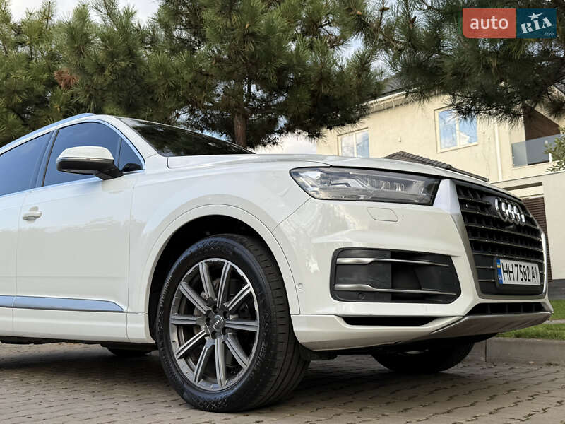 Позашляховик / Кросовер Audi Q7 2018 в Одесі