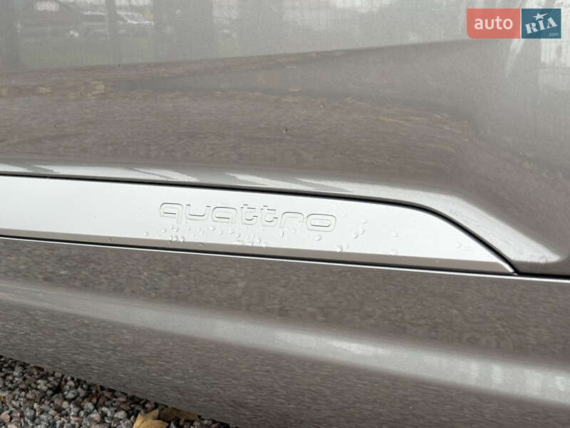 Позашляховик / Кросовер Audi Q7 2016 в Стрию