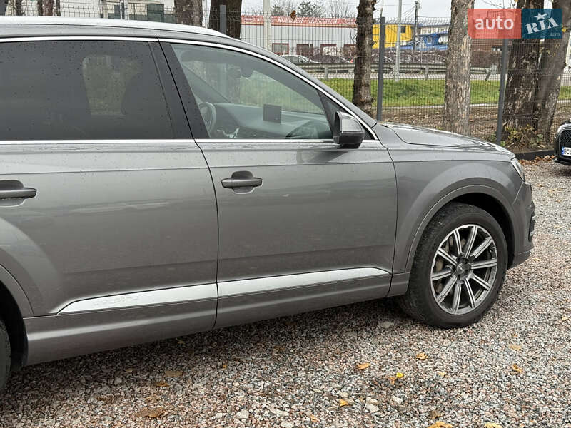 Позашляховик / Кросовер Audi Q7 2016 в Стрию