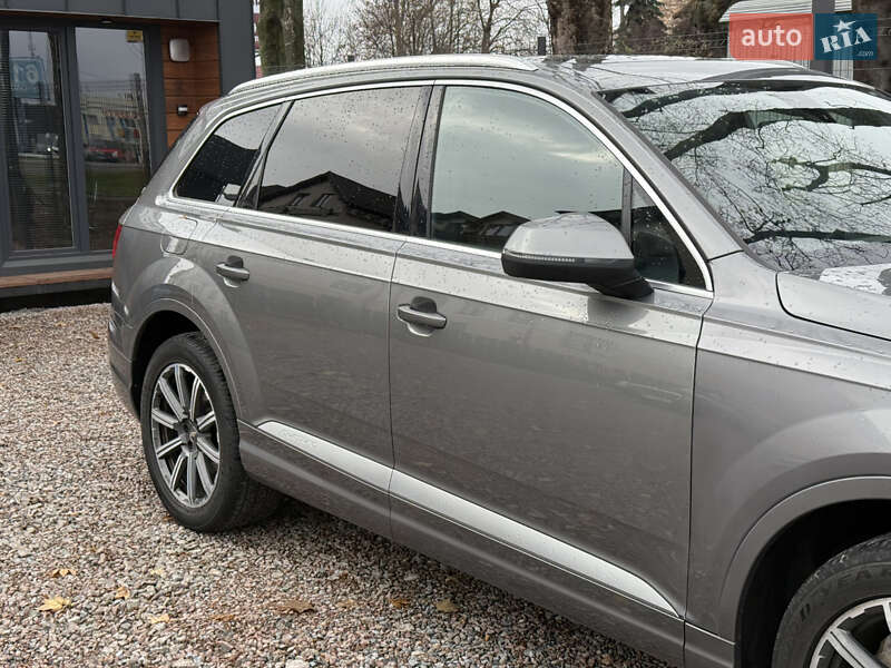 Позашляховик / Кросовер Audi Q7 2016 в Стрию