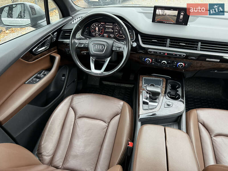 Позашляховик / Кросовер Audi Q7 2016 в Стрию