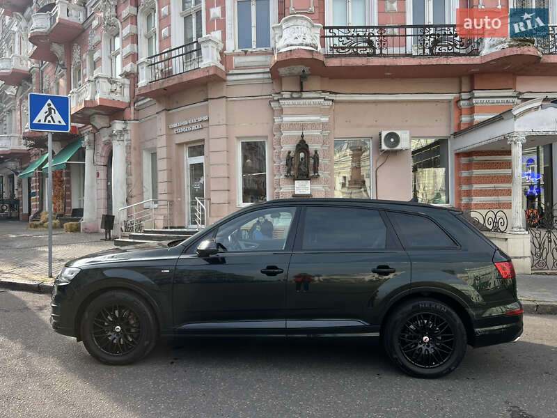 Внедорожник / Кроссовер Audi Q7 2017 в Одессе