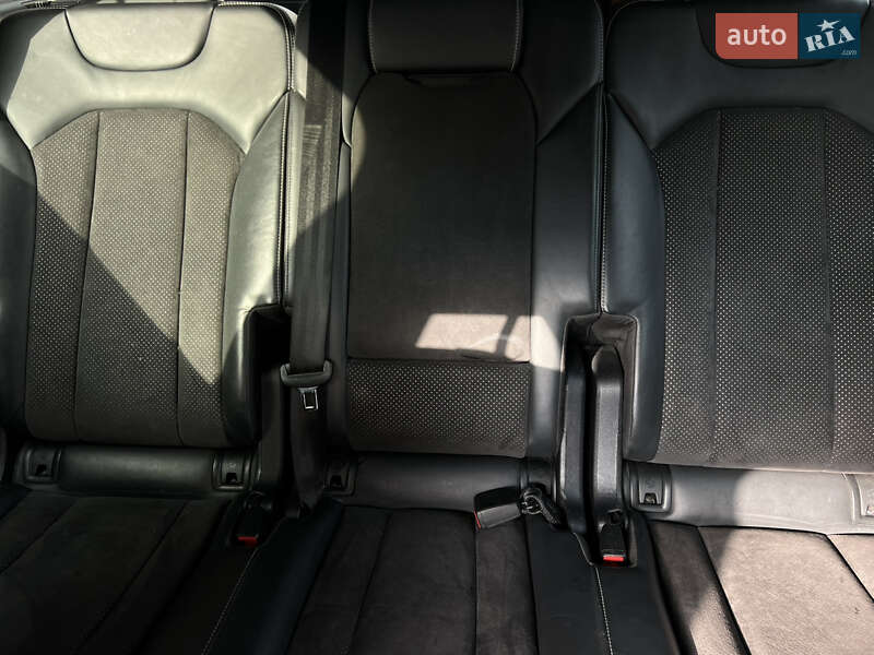 Внедорожник / Кроссовер Audi Q7 2017 в Одессе