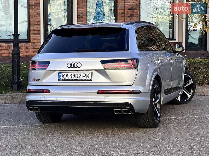 Позашляховик / Кросовер Audi Q7 2017 в Києві